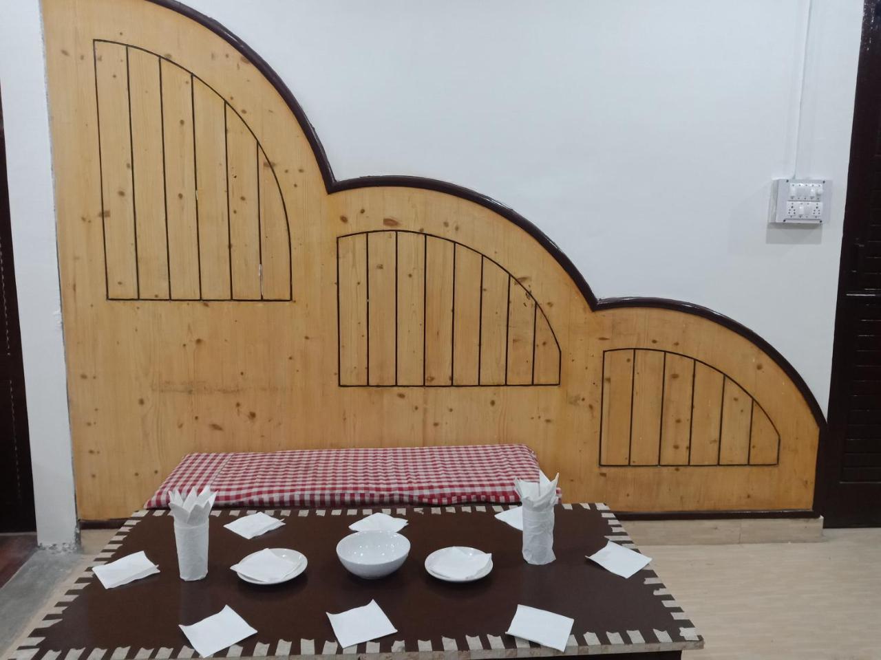 Hotel Pine Spring Dharamshala Ngoại thất bức ảnh