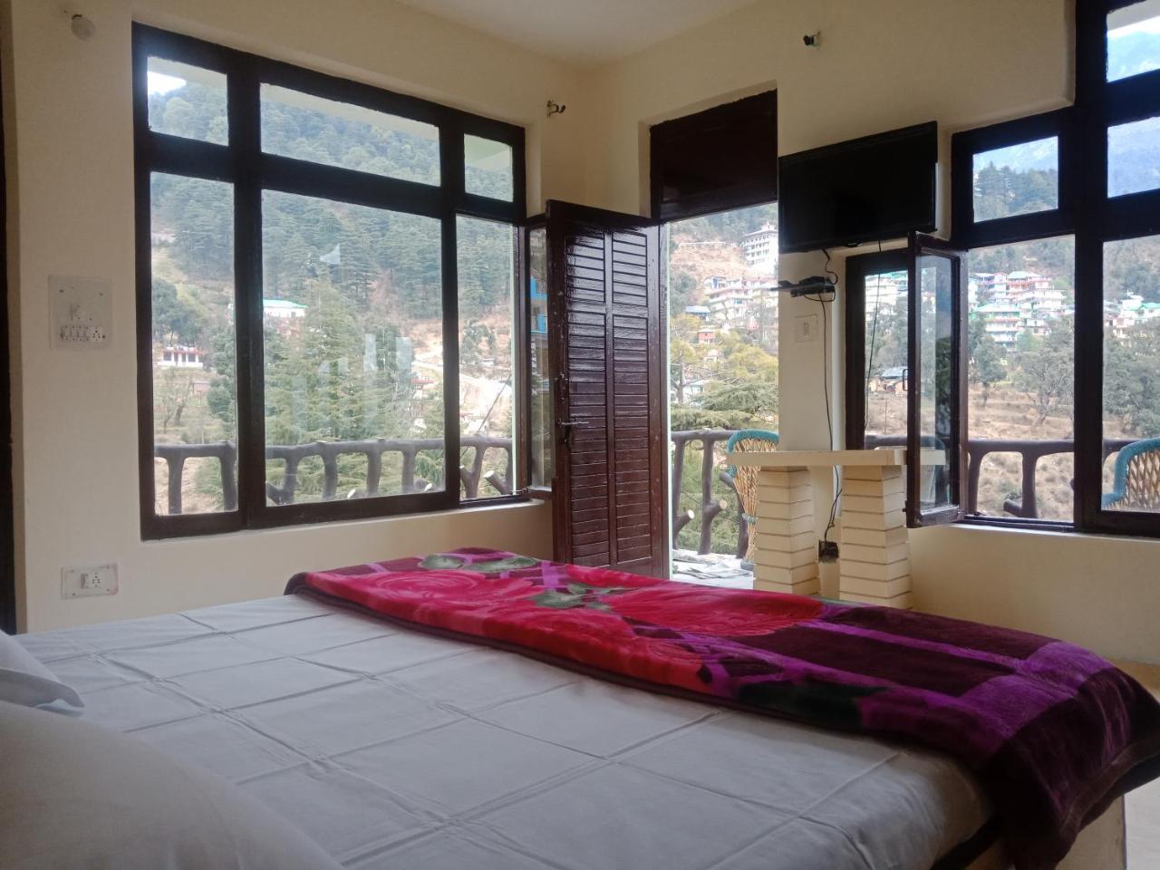 Hotel Pine Spring Dharamshala Ngoại thất bức ảnh
