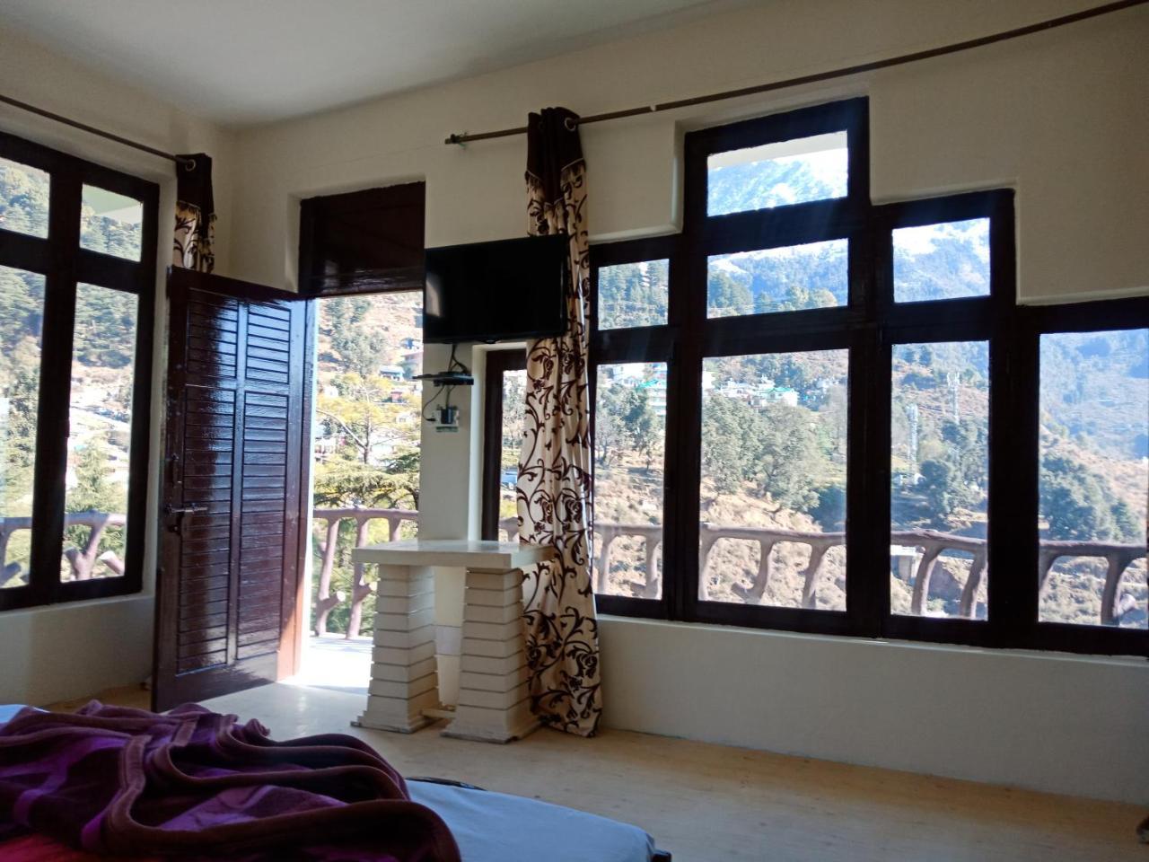 Hotel Pine Spring Dharamshala Ngoại thất bức ảnh