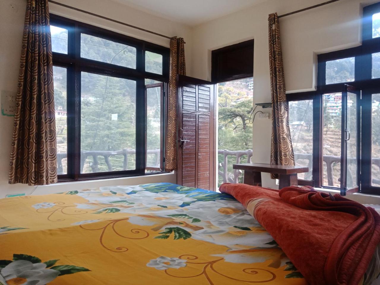 Hotel Pine Spring Dharamshala Ngoại thất bức ảnh
